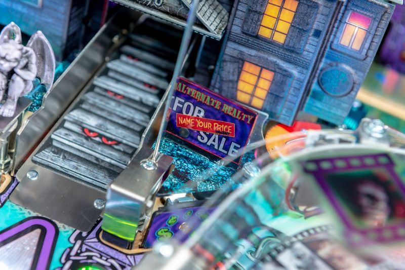 Elvira's House of Horrors Premium Studio Edition